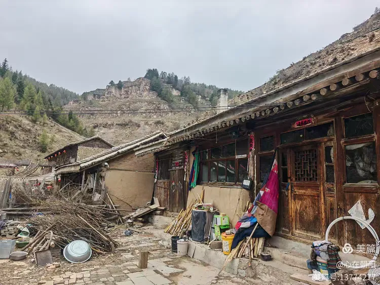 山西宁武县悬空古村-王化沟村